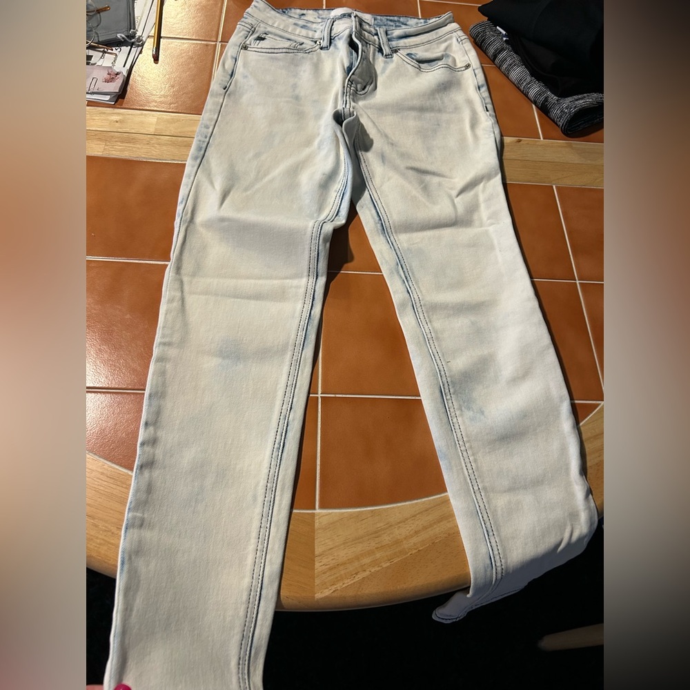 Kancan jeans stretch washed color jeans. Super cute straight jeans m. New